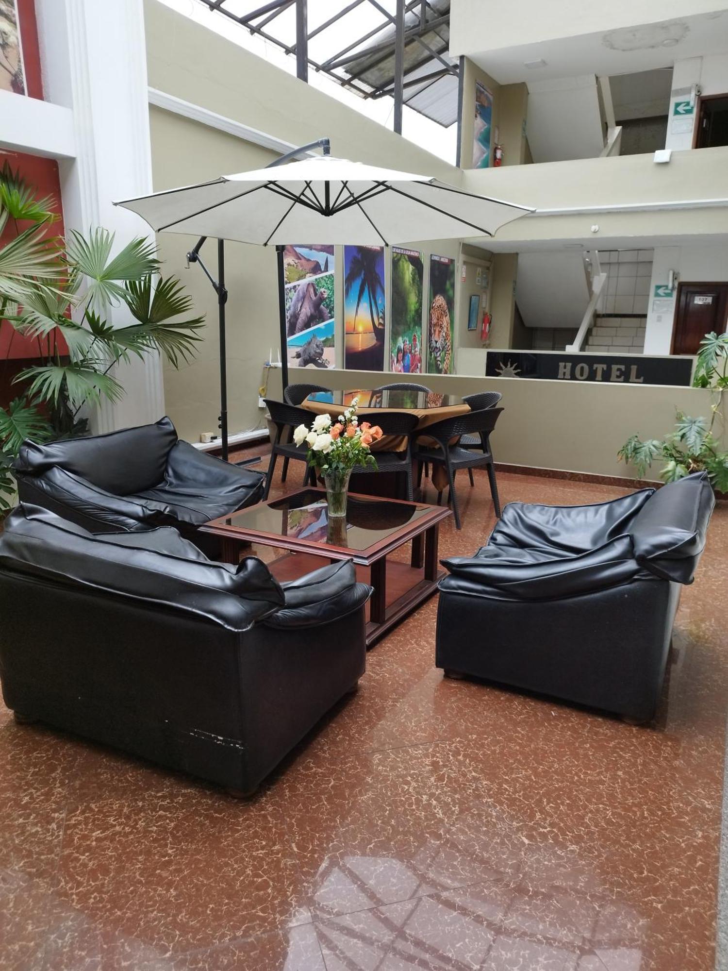 Hotel Puerta Del Sol サント・ドミンゴ・デ・ロス・コロラドス エクステリア 写真