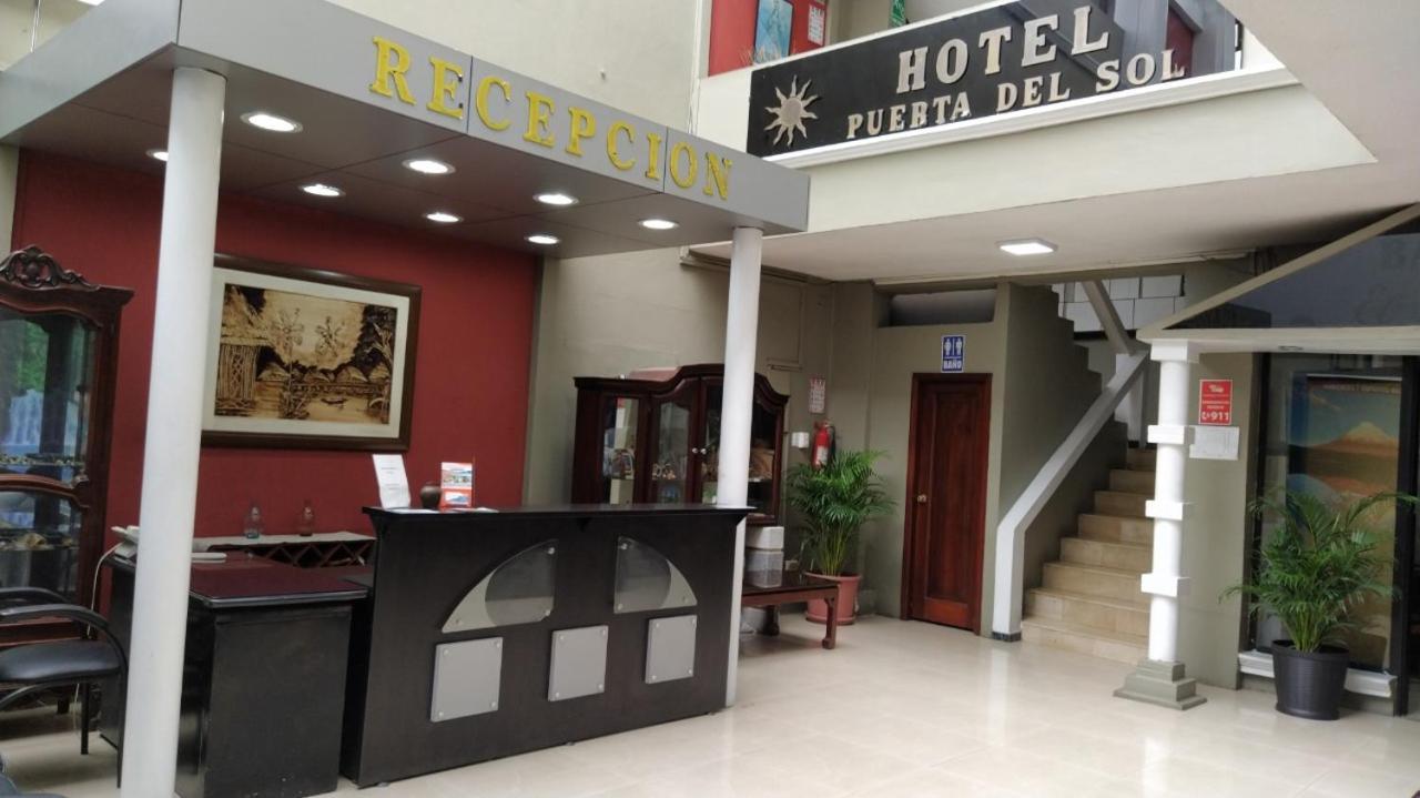 Hotel Puerta Del Sol サント・ドミンゴ・デ・ロス・コロラドス エクステリア 写真