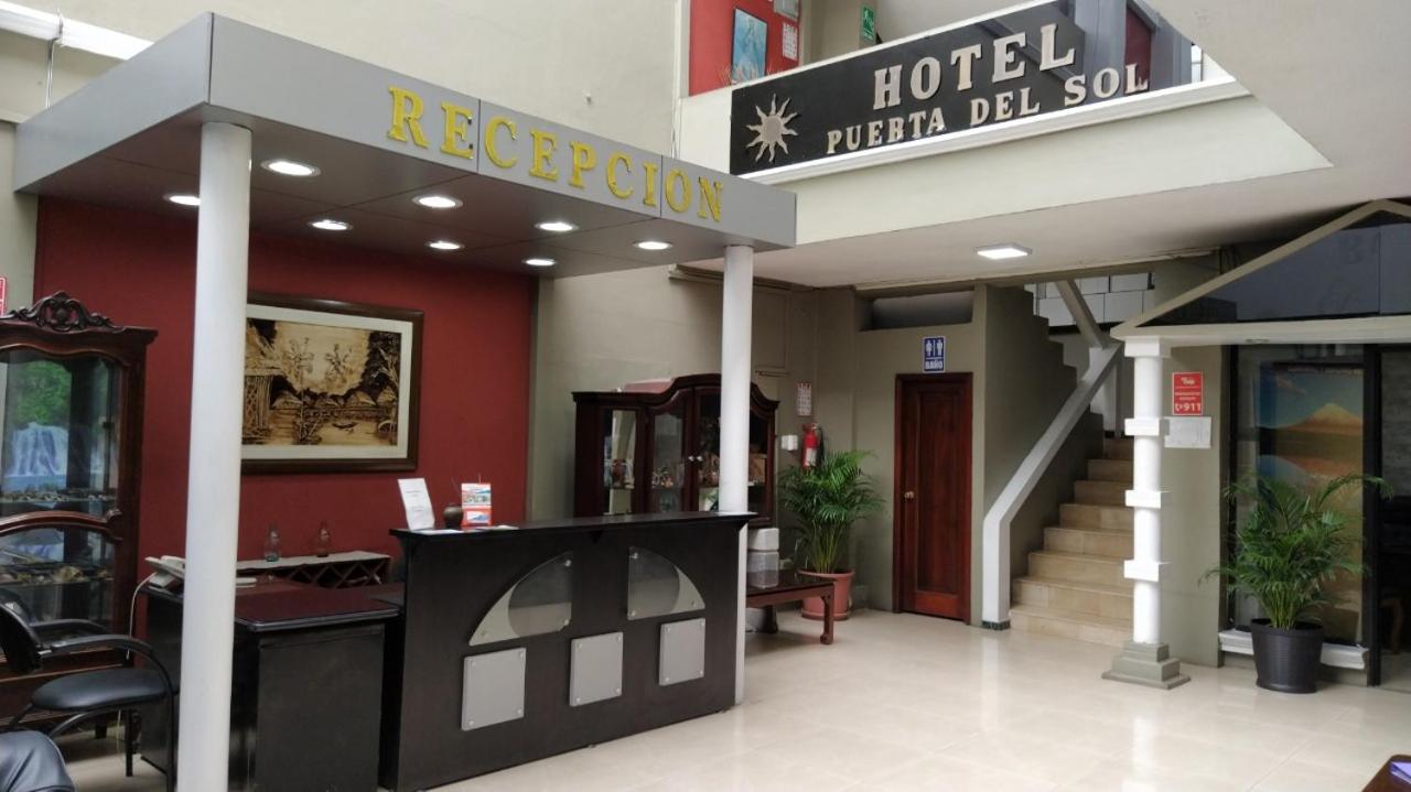 Hotel Puerta Del Sol サント・ドミンゴ・デ・ロス・コロラドス エクステリア 写真
